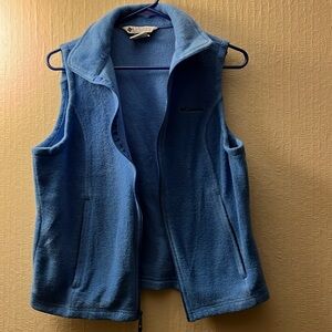 Women’s Columbia fleece vest. Size medium.